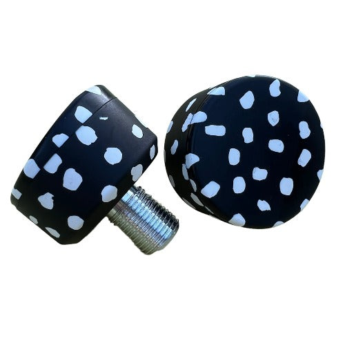 Black & White Spotted Toe Stops